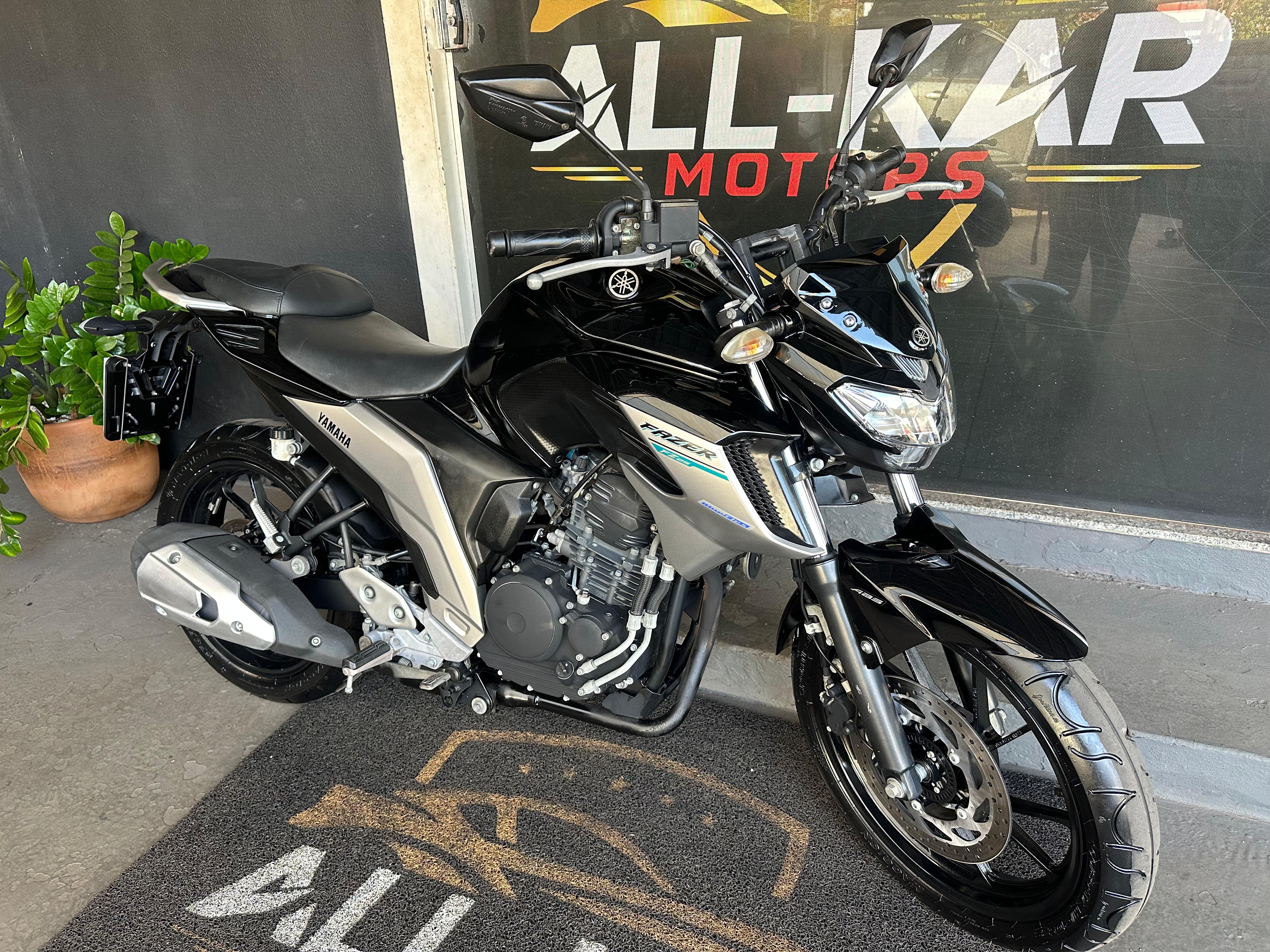 YAMAHA FZ25 250 Fazer 2021 - miniatura 2