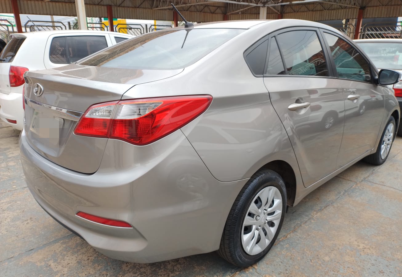 HYUNDAI HB20S Comfort Plus 1.0 12v 2018 - miniatura 3
