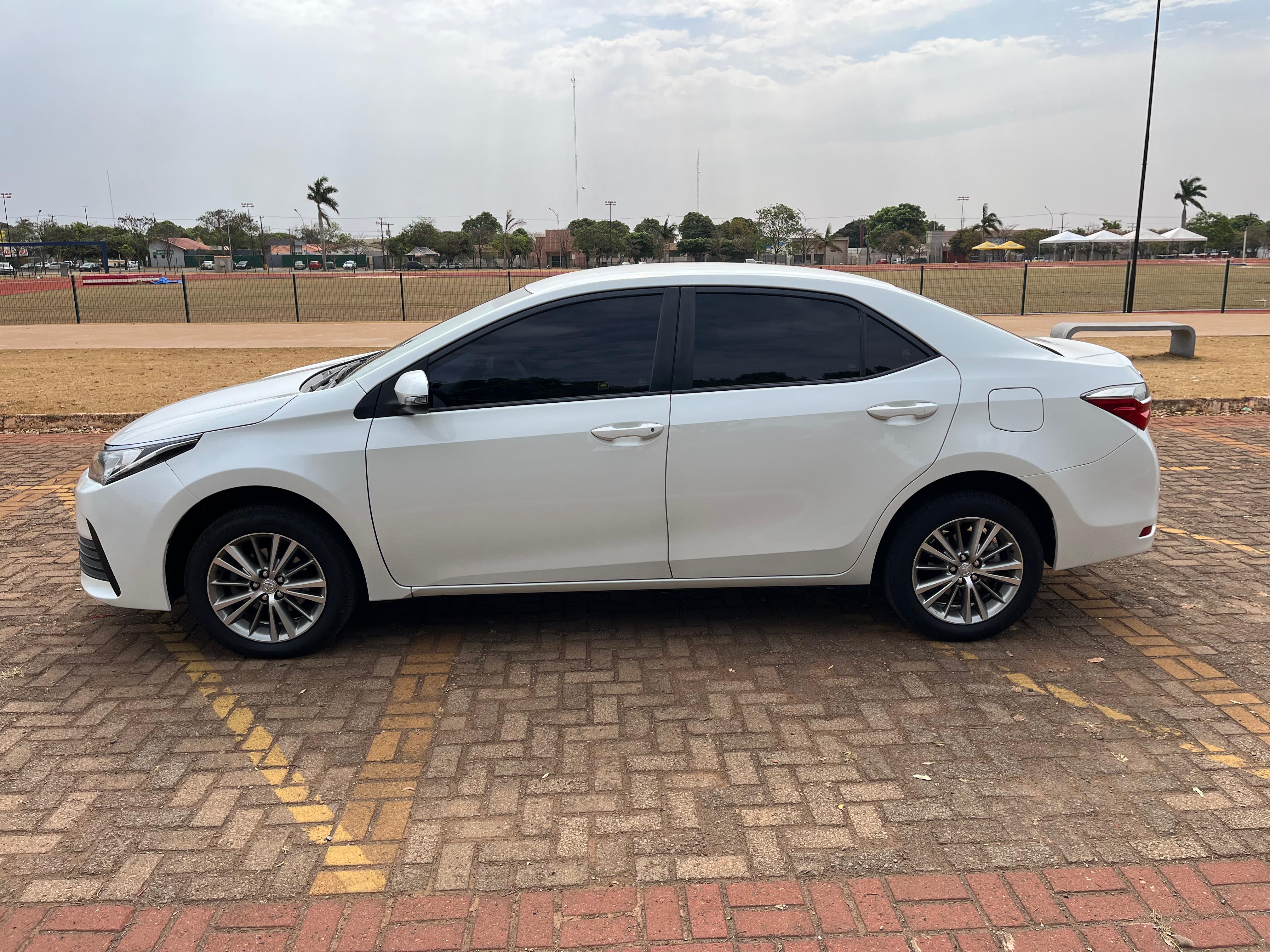 TOYOTA Corolla GLi 1.8 16v 2019 - miniatura 3