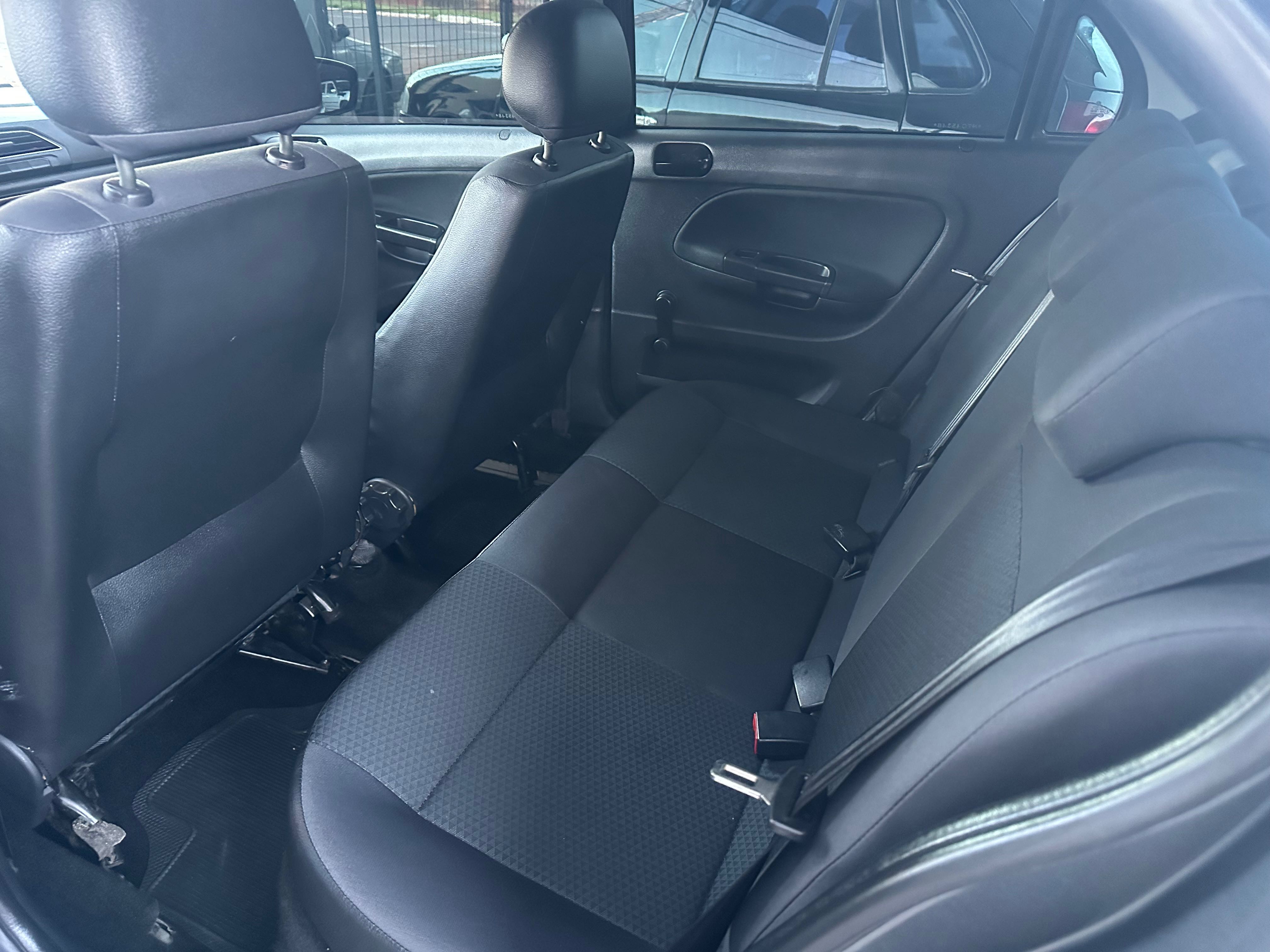 VOLKSWAGEN Gol 1.0 12v 4p. 2022 - miniatura 4