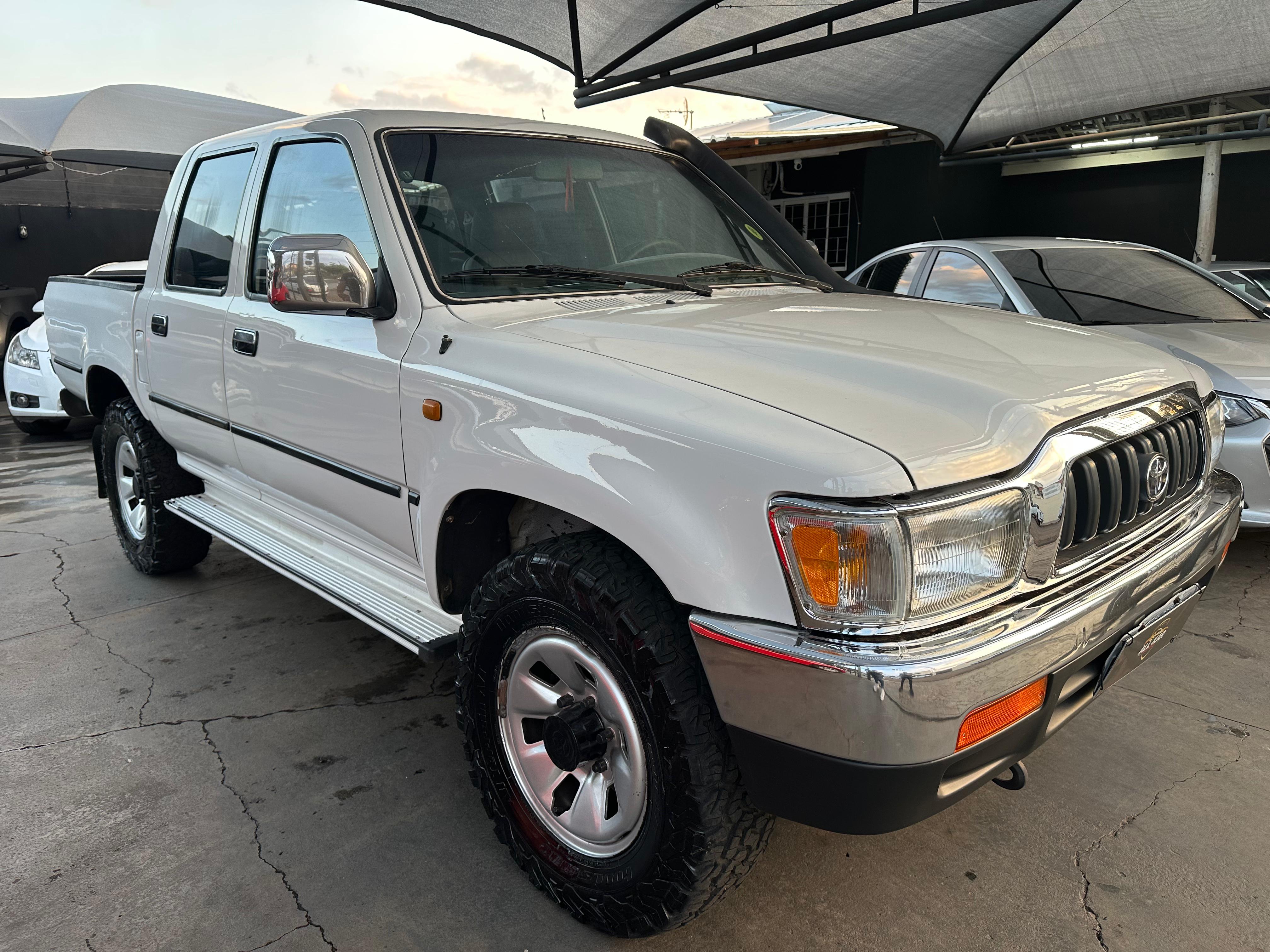 TOYOTA Hilux SR 3.0D 4X4 C.D. 2003 - miniatura 4