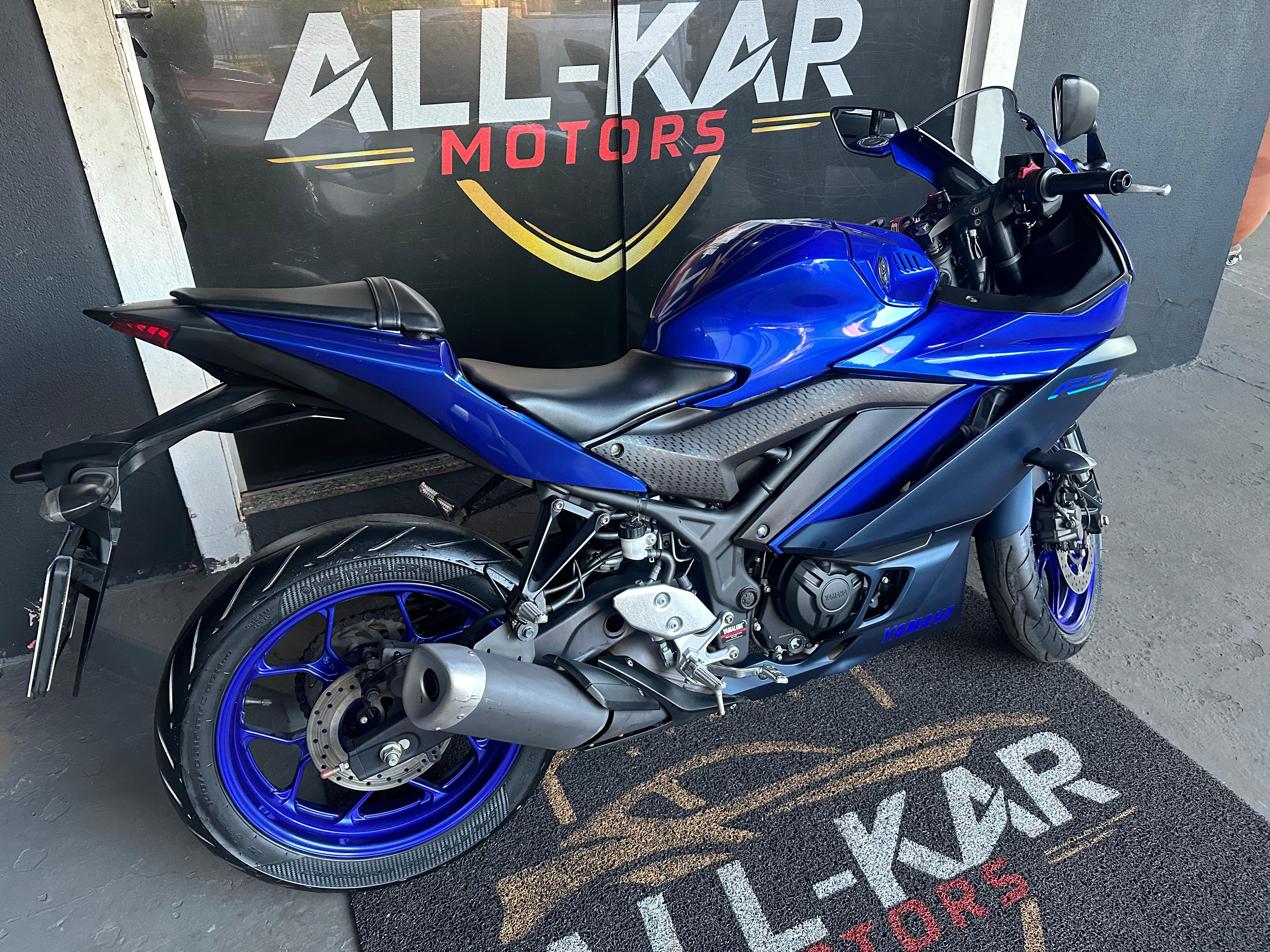 YAMAHA YZF R3 321 2023 - miniatura 2