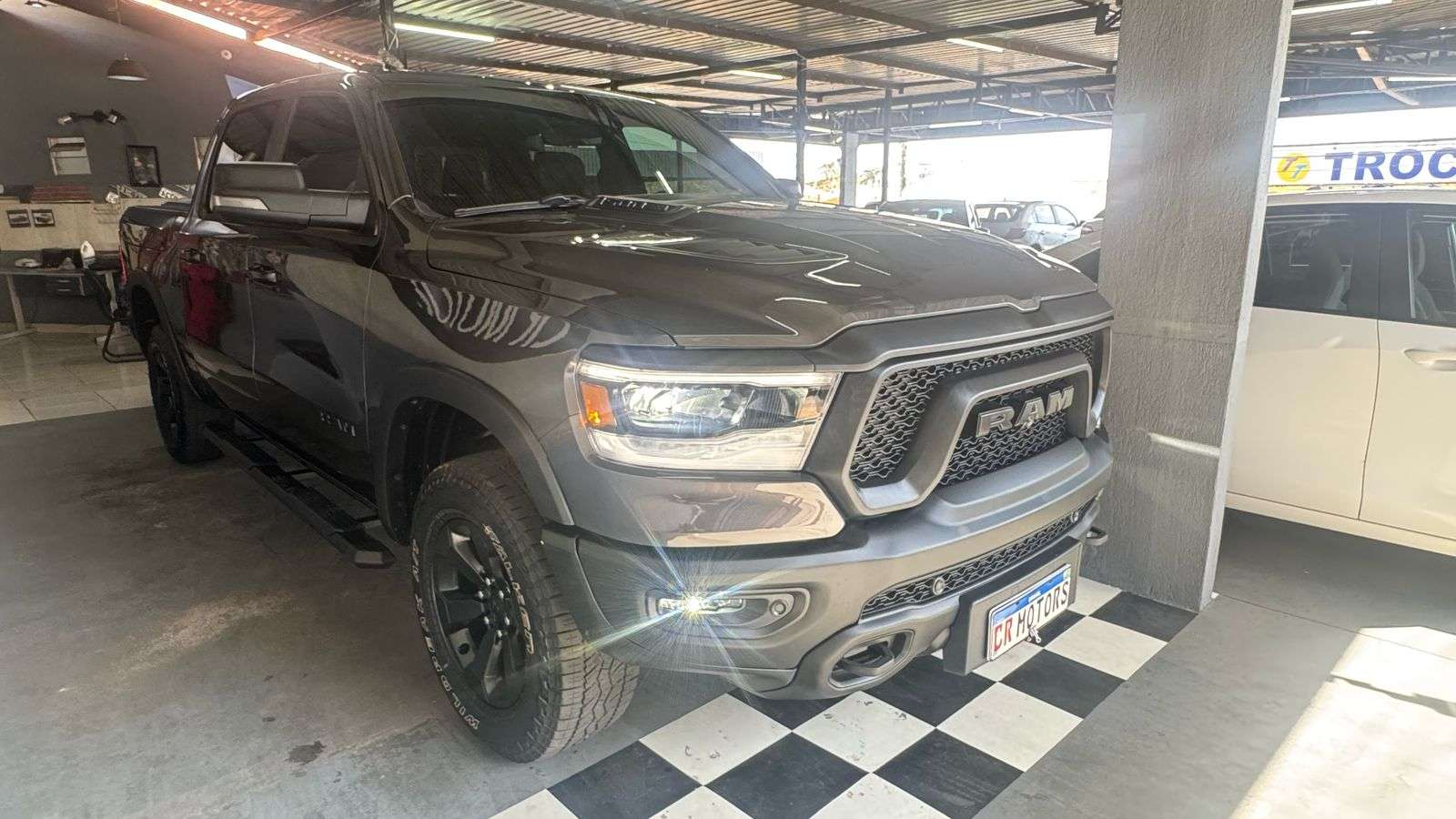 RAM 1500 Rebel 5.7 V8 4X4 C.D. 2024 - miniatura 5