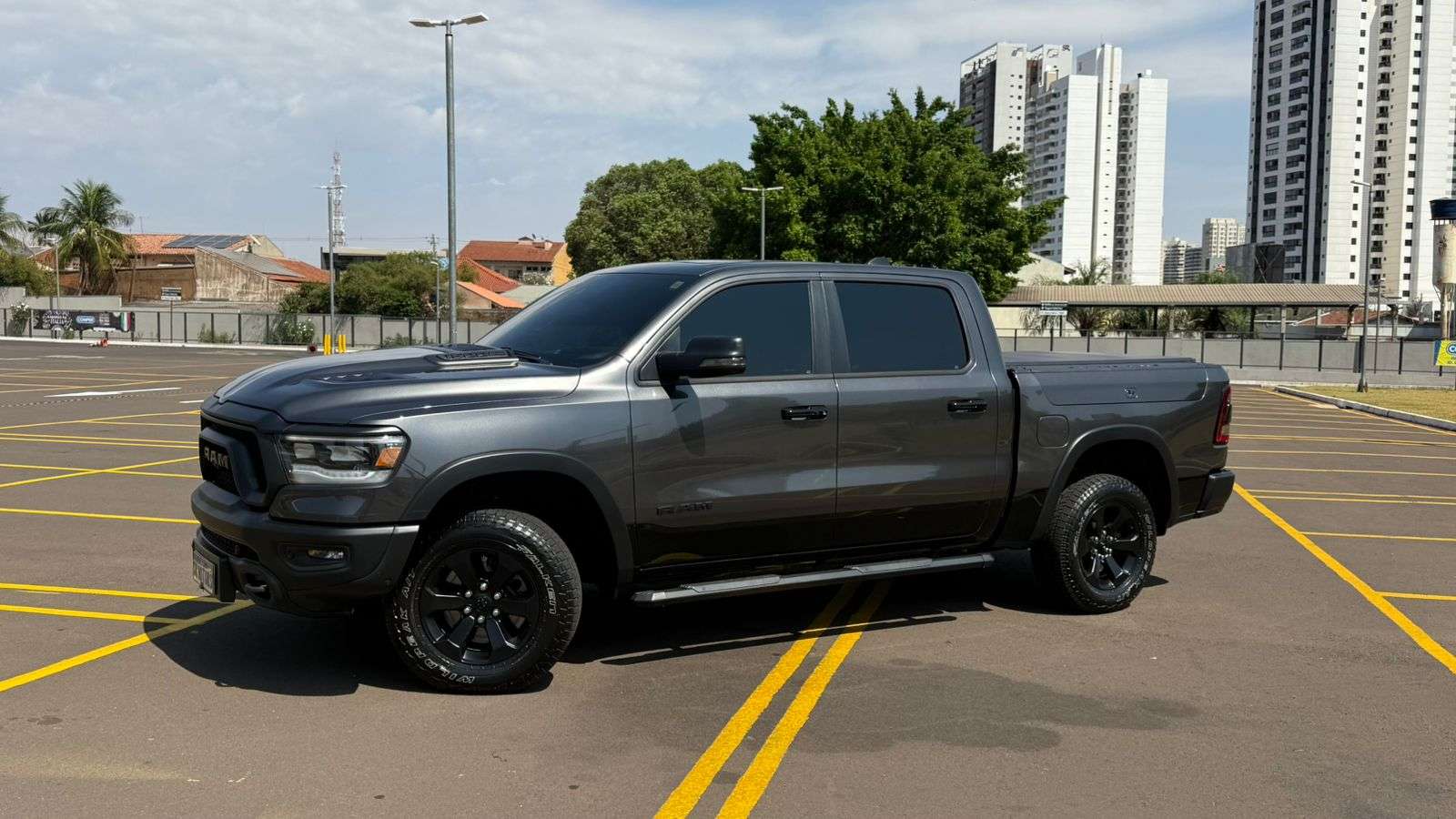 RAM 1500 Rebel 5.7 V8 4X4 C.D. 2024 - miniatura 10