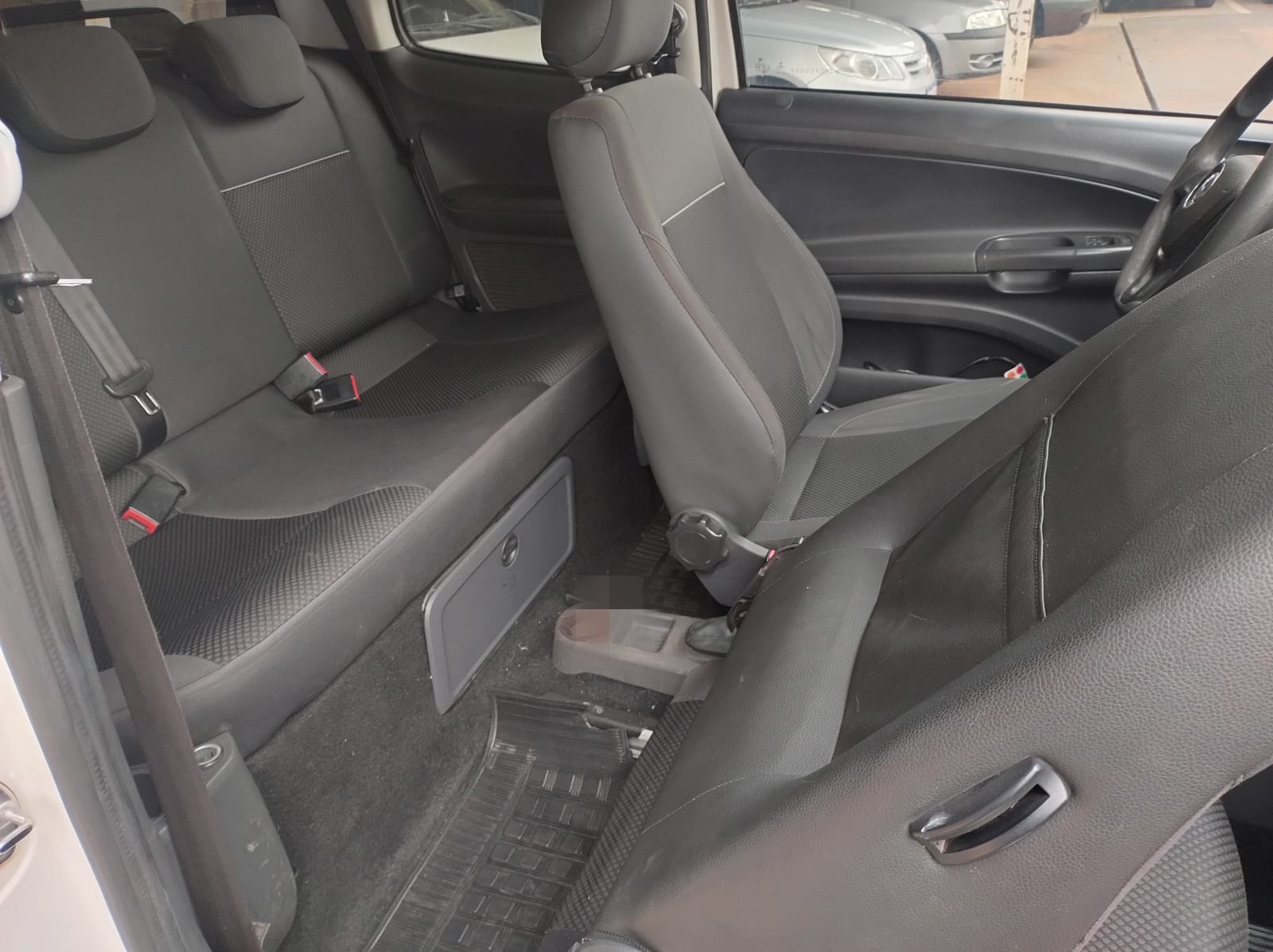 VOLKSWAGEN Saveiro Robust 1.6 C.D. 2018 - miniatura 7