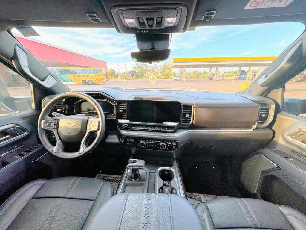 CHEVROLET Silverado 1500 High Country 5.3 V8 4x4 C.D. 2024 - view 6