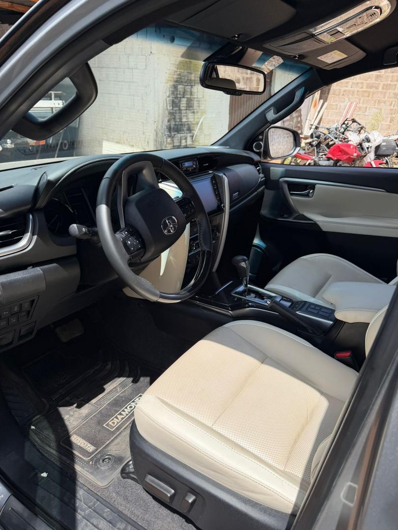 TOYOTA Hilux SW4 Diamond D4-D 2.8TDi 16v 4x4 2023 - miniatura 4