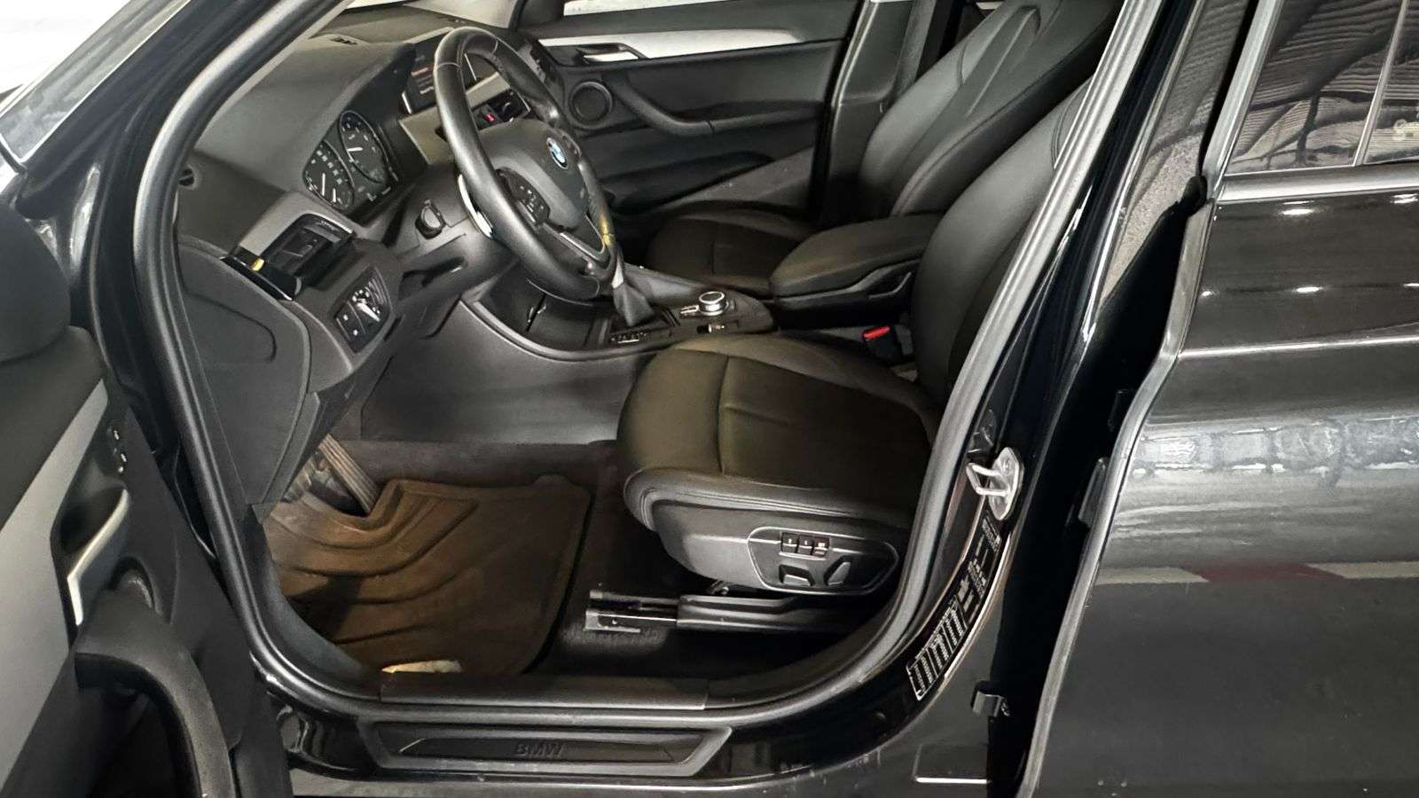 BMW X1 sDrive20i M Sport 2.0T 16v 2021 - view 9